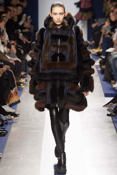 Look 39